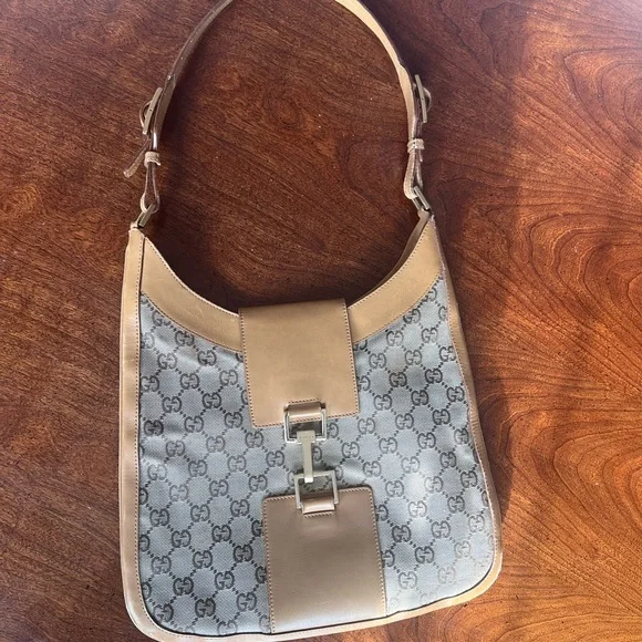 Gucci Vintage Handbag Monogram Gold Hardware - Picture 8 of 16